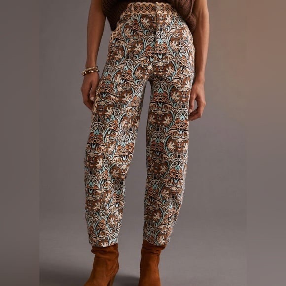 Anthropologie Pants - Anthropologie corduroy cropped barrel‎ pants size 2